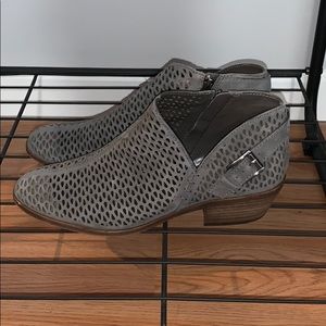 Vince Camuto Phandra booties